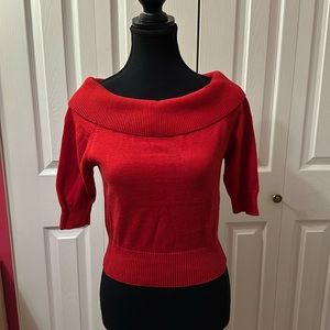 Read boat neck, sweater